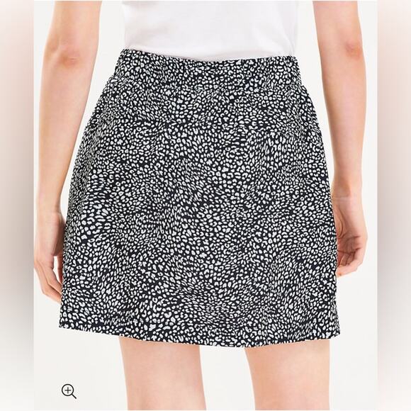 Lou & Grey Cheetah Print Wanderweave Zip Pocket Skort Skirt Black/White Size L - Picture 5 of 12